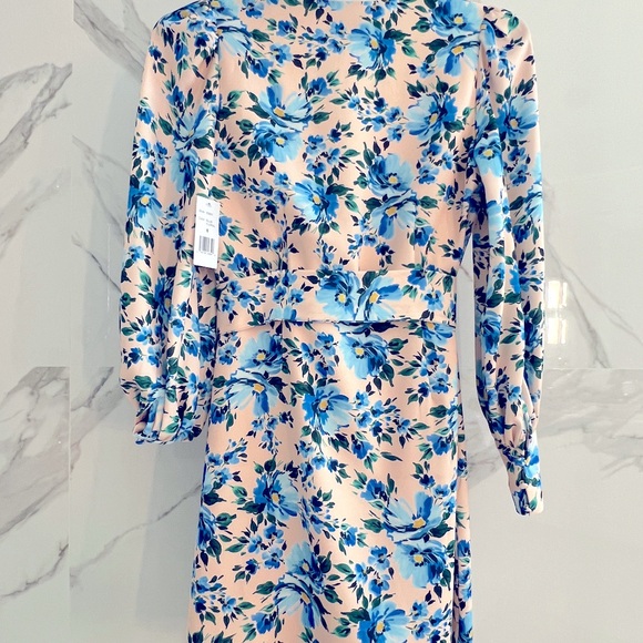 Alexa Admor peach and blue floral wrap dress with button detail - Picture 2 of 5